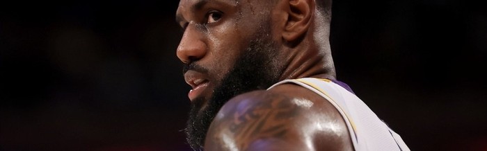 奥尼尔转发湖人队史10大巨星，詹姆斯仅第十，榜首无悬念